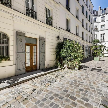 Modern French Studio In Paris Exterior foto