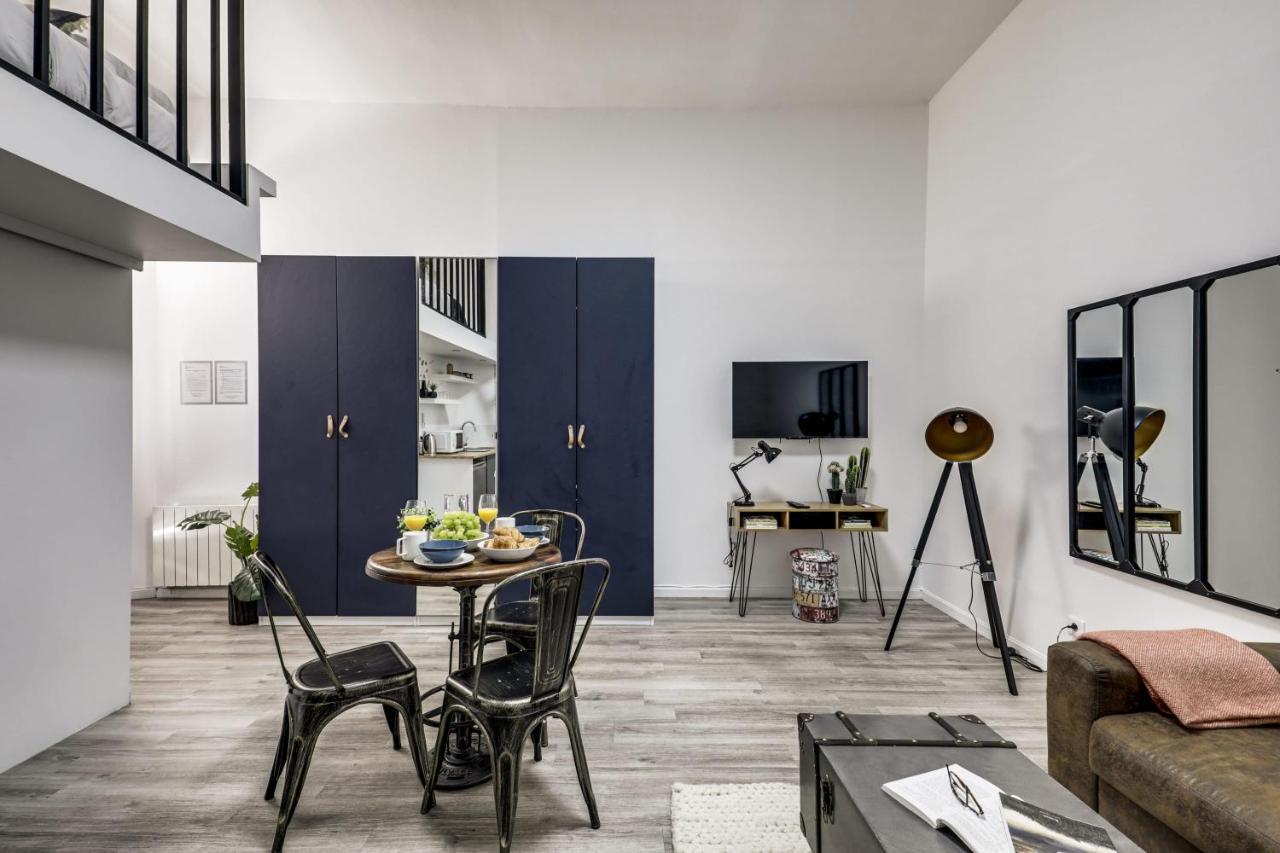 Modern French Studio In Paris Exterior foto