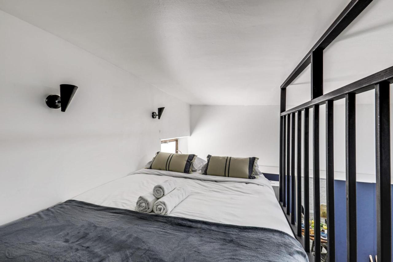 Modern French Studio In Paris Exterior foto